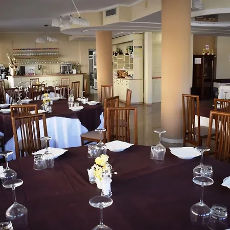 Hotel Croce Bianca 3*