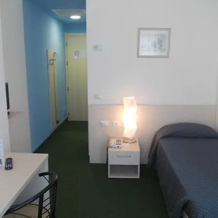 Hotel Croce Bianca 3*