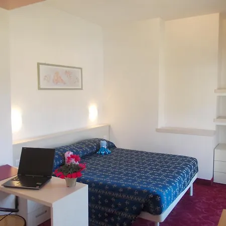 Hotel Croce Bianca 3*