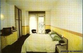 比安卡克罗齐酒店 3*