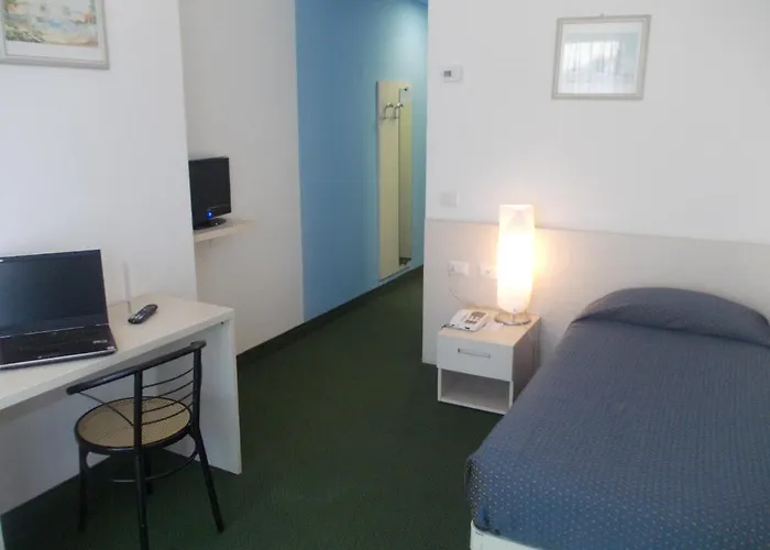 比安卡克罗齐酒店 酒店