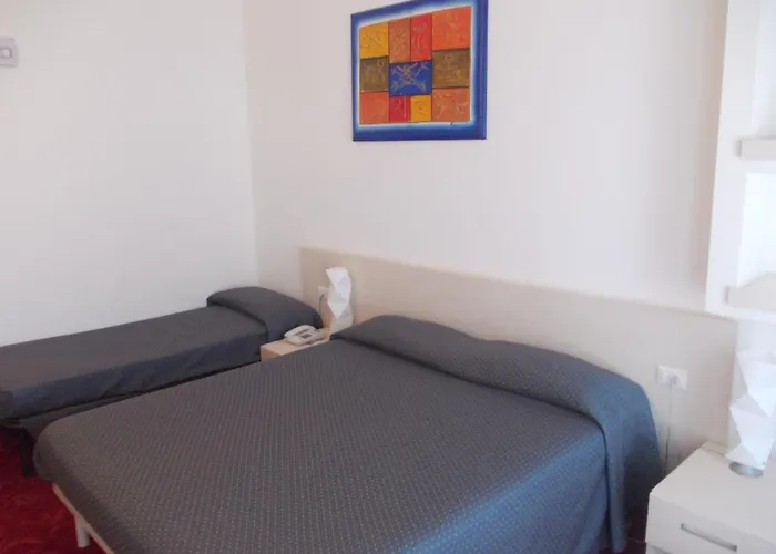 比安卡克罗齐酒店 3*