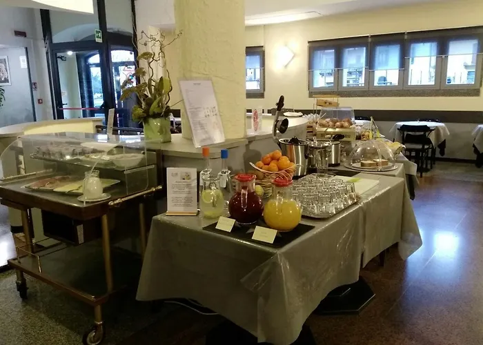 比安卡克罗齐酒店 3*